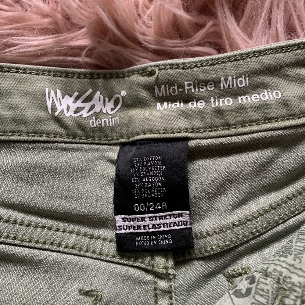 Mossimo Jean Shorts - Picture 4 of 4